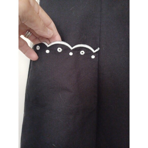 Betsey Johnson embroidered mini dress 4 black white flowers fitted preppy party - Picture 4 of 7